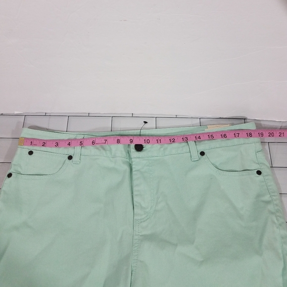 Talbots Signature Slim Crop 16 NWT - Picture 8 of 11